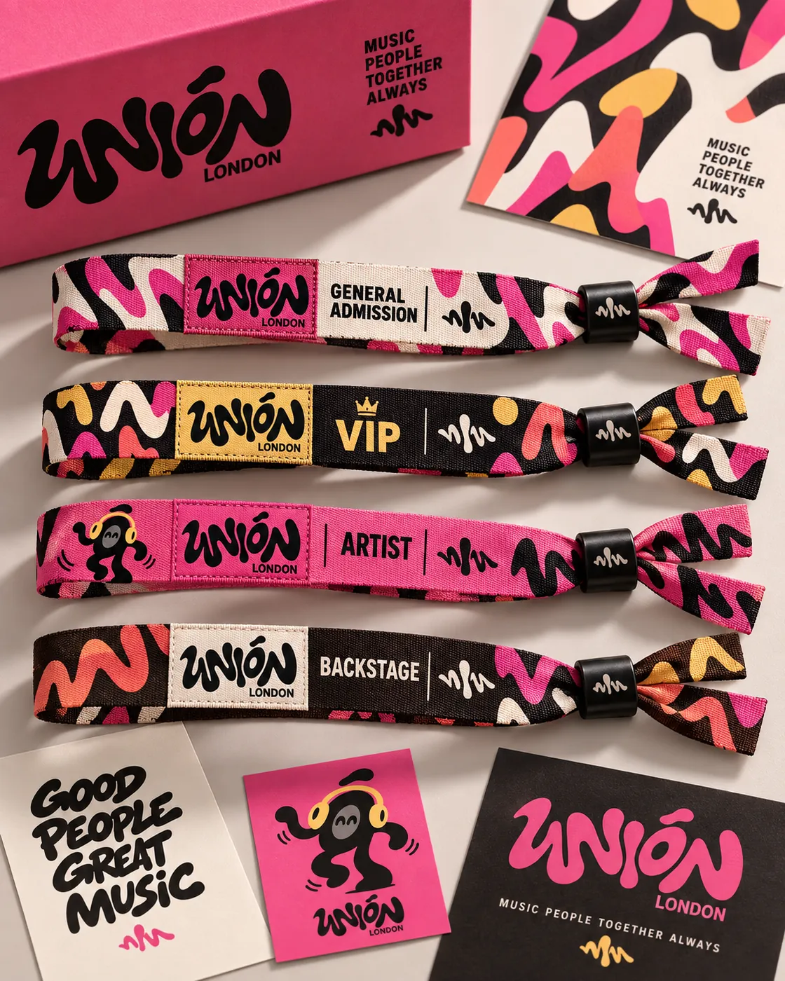 Wristbands and cards mockup